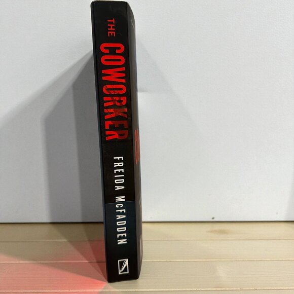 📖 The Coworker by Freida McFadden (Paperback) - Picture 2 of 5